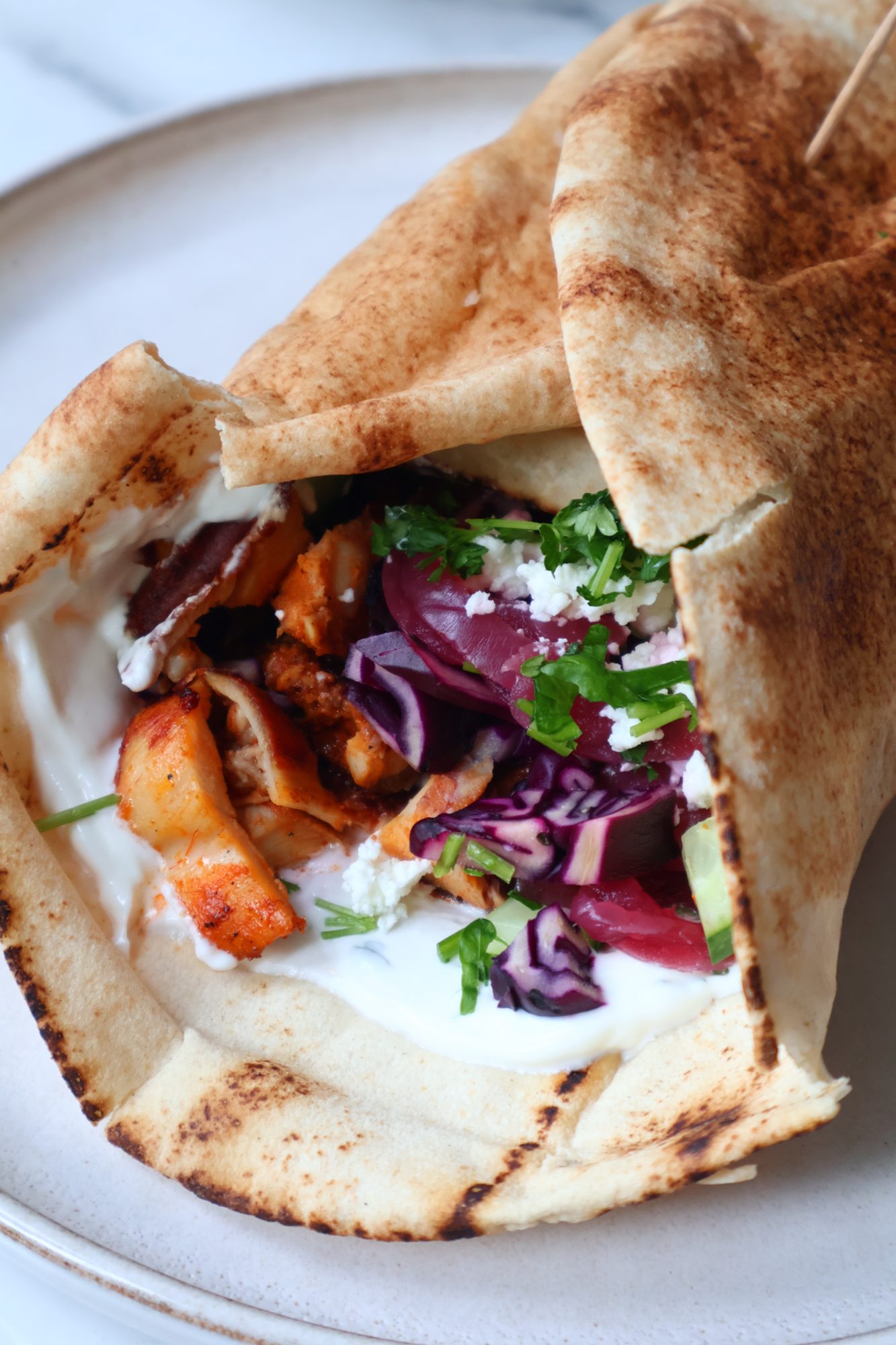 Flatbrauð með tandoori-kjúklingi og jógúrtsósu